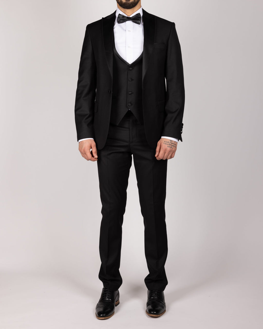 Oscar Black Peak Lapel Tuxedo Suit